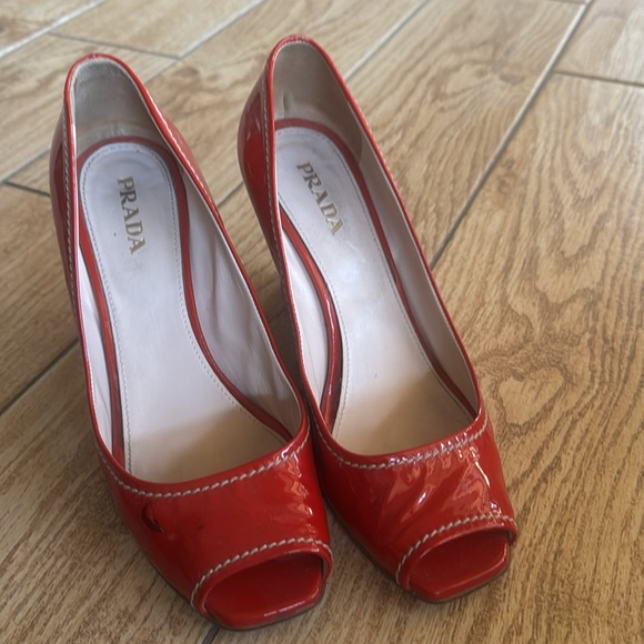 Prada Red Patent Leather Espadrille Wedge Peep Toe Heels Size 39 (8.5-9) - Picture 10 of 16